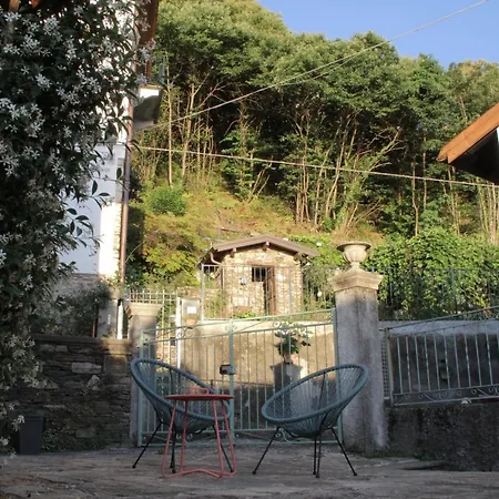 فندق مبيت وإفطار Il Poggiolo ستريزا