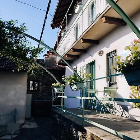 فندق مبيت وإفطار Il Poggiolo ستريزا