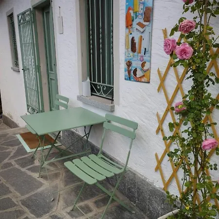 Il Poggiolo Oda ve Kahvaltı Stresa